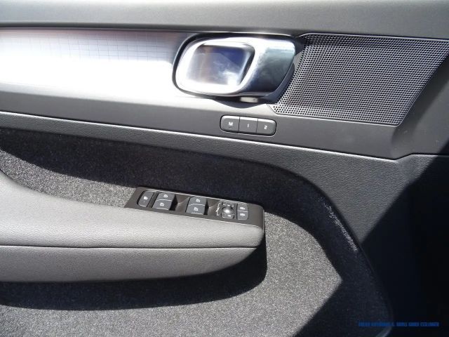 Volvo XC40 R-Design Recharge T5