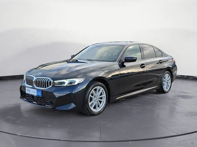 BMW 320 320i M-Sport Sedan xDrive