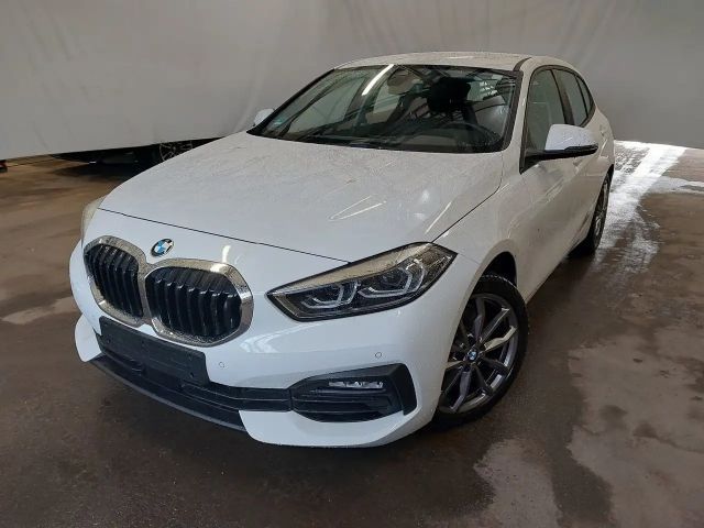 BMW 120 120i Sedan