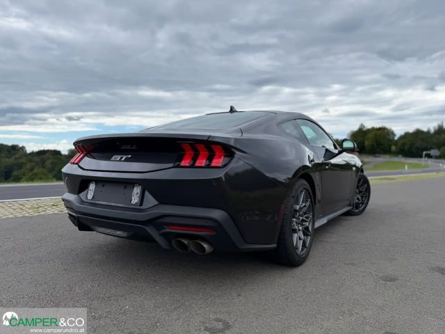 Ford Mustang Fastback GT 5.0 V8