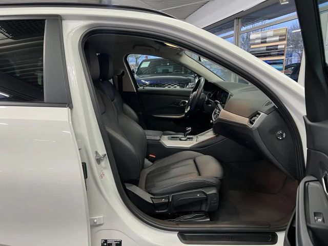 BMW 330 330e Touring