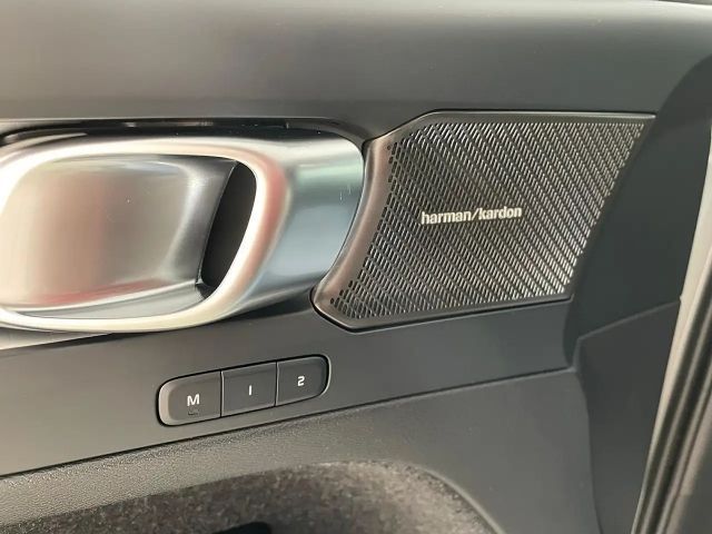 Volvo XC40 Dark Plus