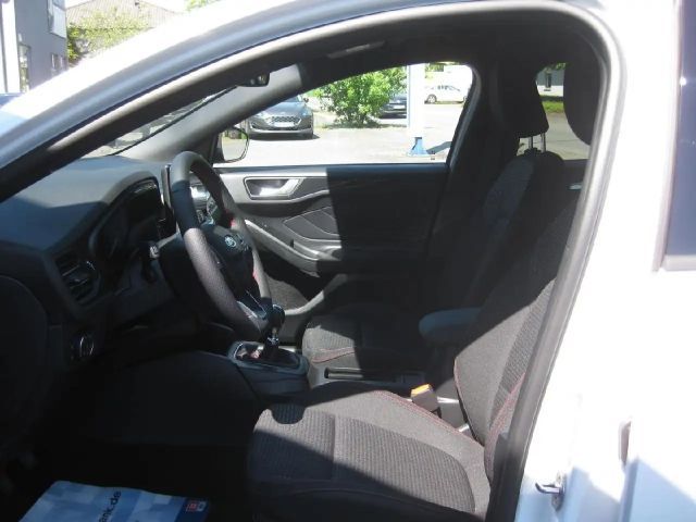 Ford Focus ST Line Wagon