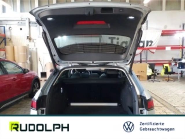 Volkswagen Passat 1.5 eTSI Business DSG