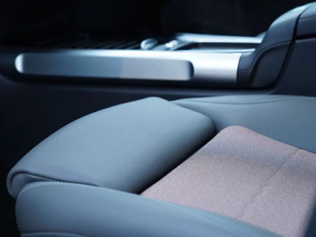 Mercedes-Benz EQB 300 4MATIC Electric Art