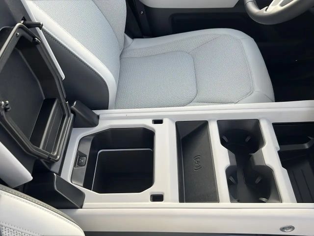 Land Rover Defender 110 Dynamic SE