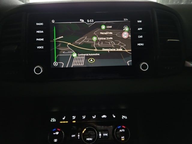 Skoda Karoq 1,5 TSI DSG AHK