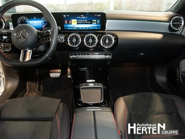 Mercedes-Benz CLA 200 AMG Line Coupé