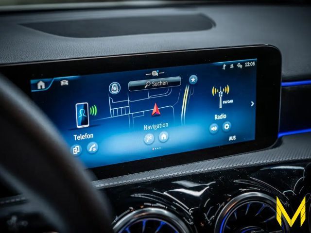 Mercedes-Benz A 180 AMG Line