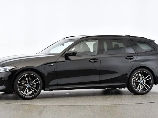 BMW 330 330e xDrive