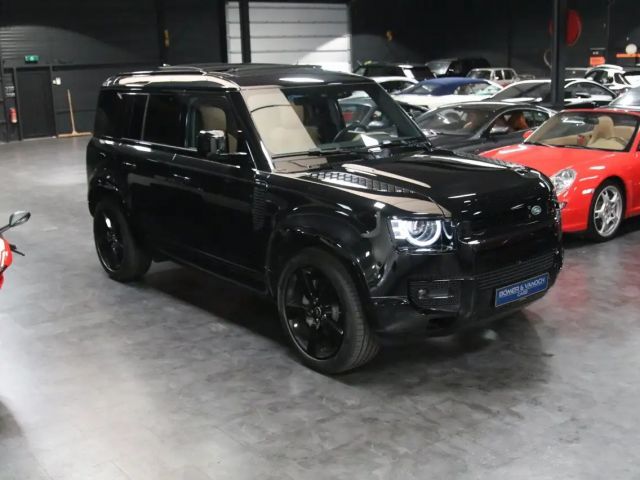 Land Rover Defender 110 D300 Dynamic HSE