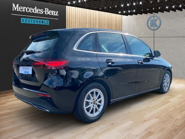 Mercedes-Benz B 180 Sedan