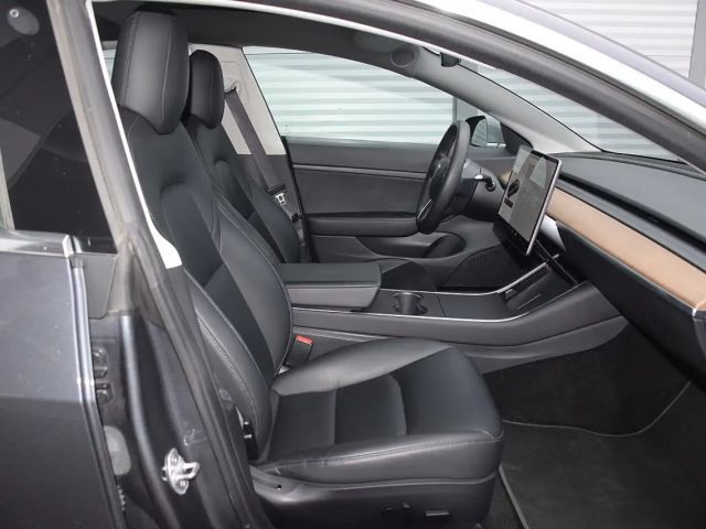 Tesla Model 3 RWD Standard Range