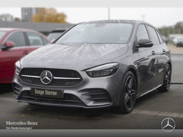 Mercedes-Benz B 180 AMG Line Sedan