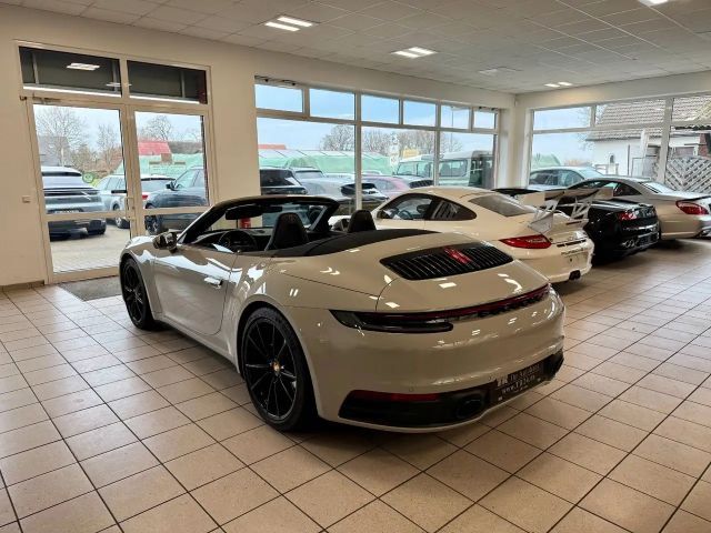Porsche 992 Cabrio Carrera