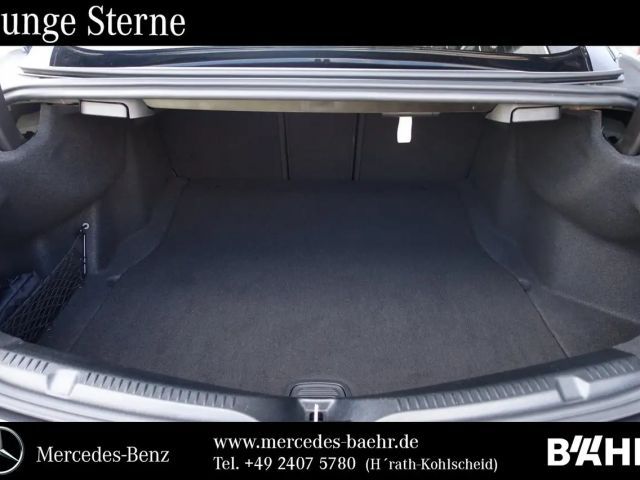 Mercedes-Benz E 220 AMG Line Coupé E 220 d