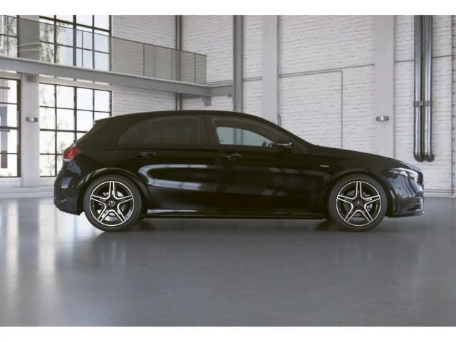 Mercedes-Benz A 180 AMG Line Hatchback