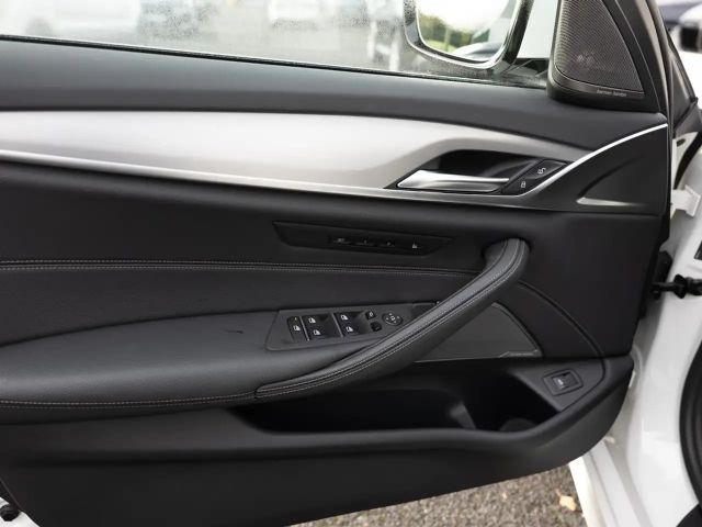 BMW 540 540d M-Sport Touring xDrive