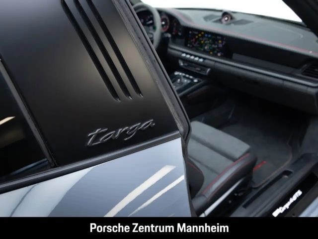 Porsche 992 4 Coupé GTS Targa