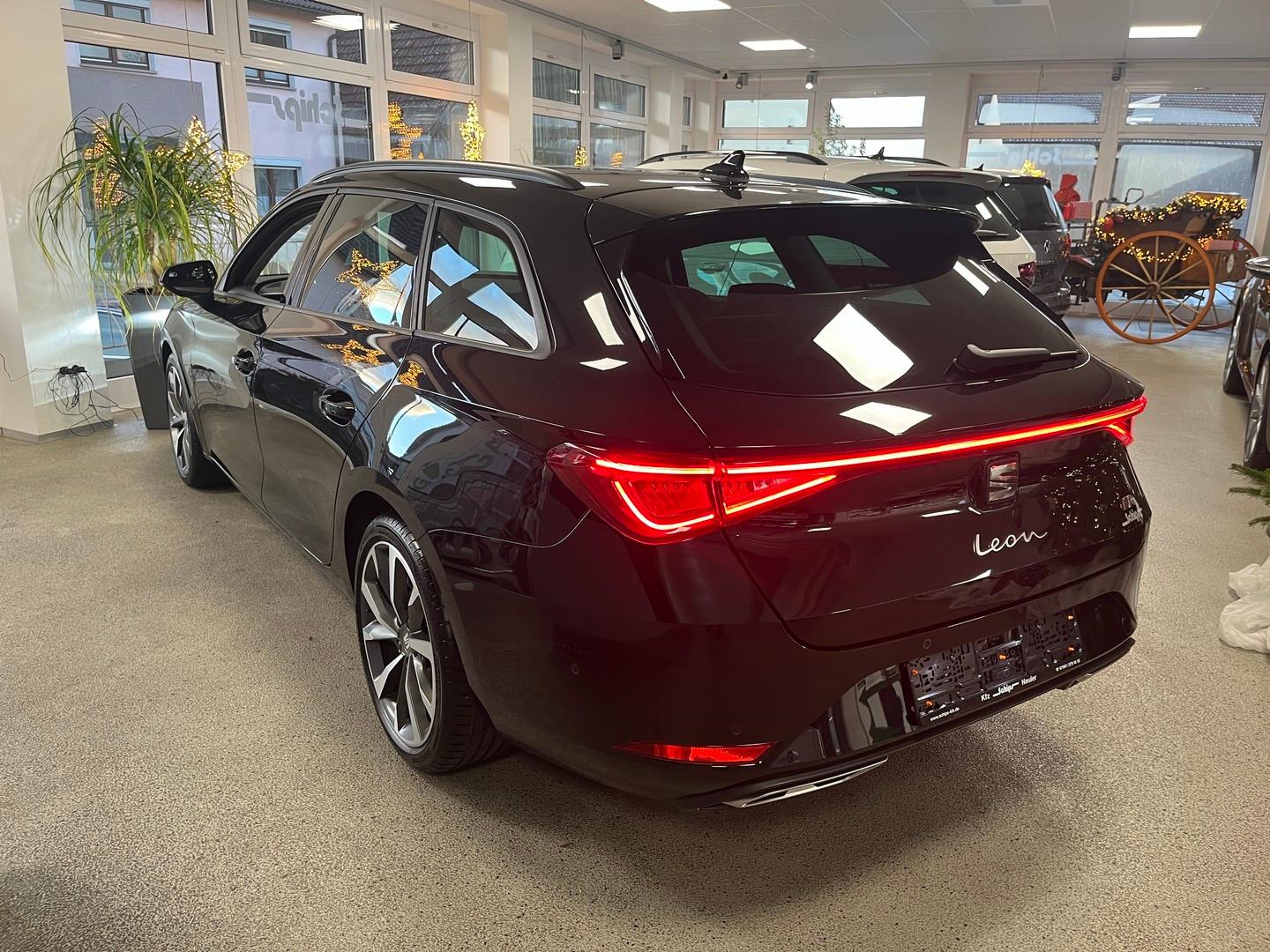 Seat Leon 1.5 eTSI DSG FR-lijn Sportstourer