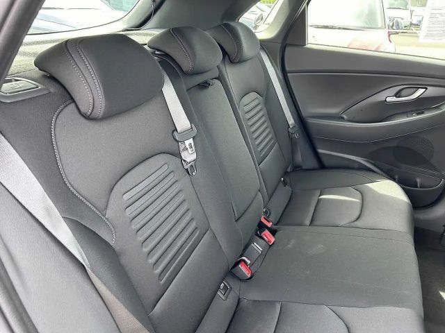 Hyundai i30 Advantage Hybrid T-GDi