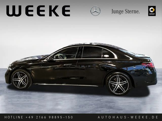 Mercedes-Benz E 200 AMG Line Sedan