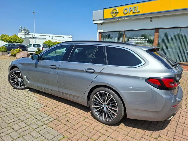 BMW 530 530d Luxury Line Touring xDrive