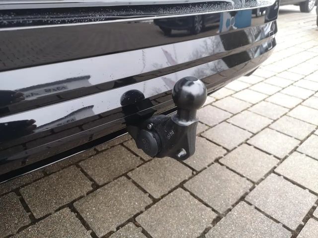 Volkswagen Touran 1.5 TSI DSG Highline R-Line