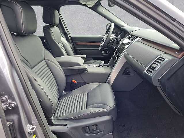 Land Rover Discovery D300 Dynamic SE