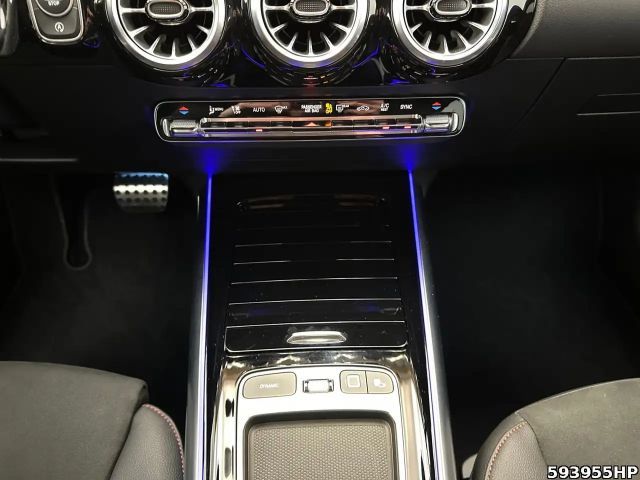 Mercedes-Benz GLA 200 AMG Line GLA 200 d