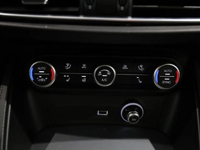 Alfa Romeo Stelvio AT8 Q4 Veloce