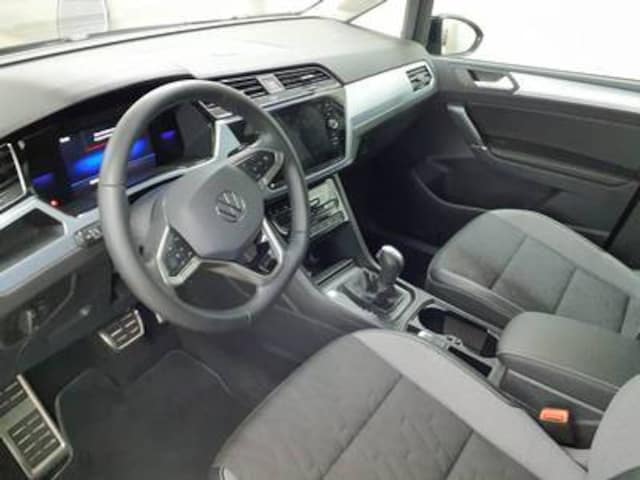 Volkswagen Touran 1.5 TSI DSG IQ.Drive
