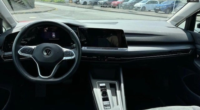 Volkswagen Golf 1.5 eTSI DSG Variant