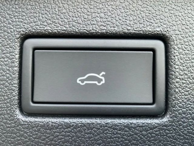 Volkswagen T-Roc 1.5 eTSI DSG R-Line