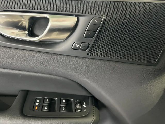 Volvo XC60 AWD Dark Plus Recharge T6