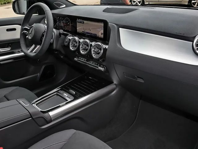 Mercedes-Benz GLA 200 AMG Line