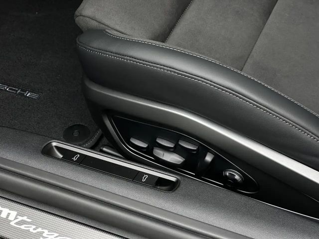 Porsche 992 4 Cabrio GTS Targa