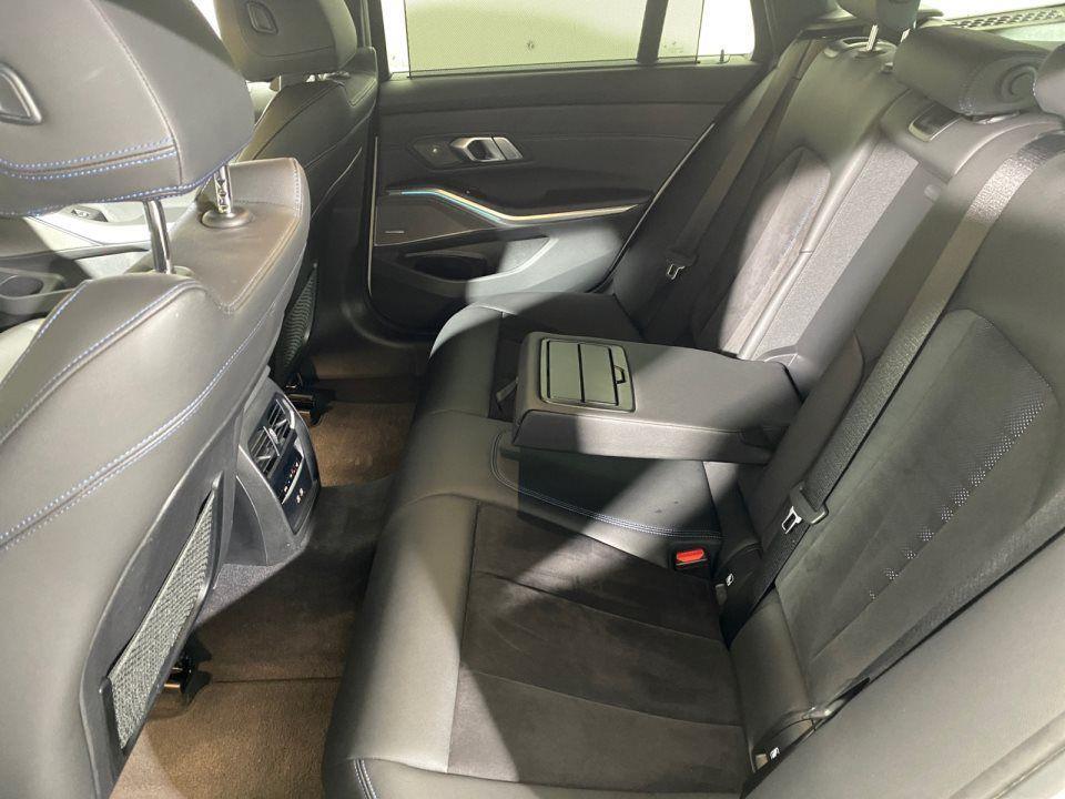 BMW 330 330e Touring