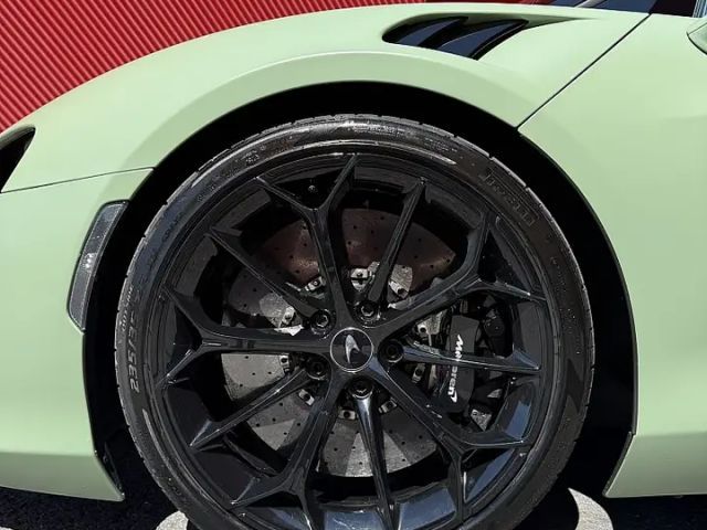 McLaren Artura Mc Laren Artura Coupe MSO Lackierung