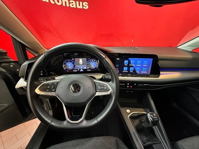 Volkswagen Golf Life Variant