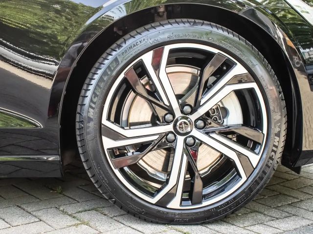 Volvo V60 AWD Dark Plus Recharge T8