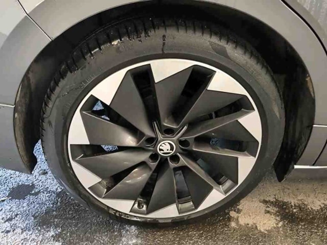 Skoda Enyaq +WÄPU +21" +MATRIX +ACC +RKAM +NAVI +SHZ +