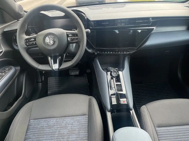 Alfa Romeo Junior 1.2 MHEV e-DCT6