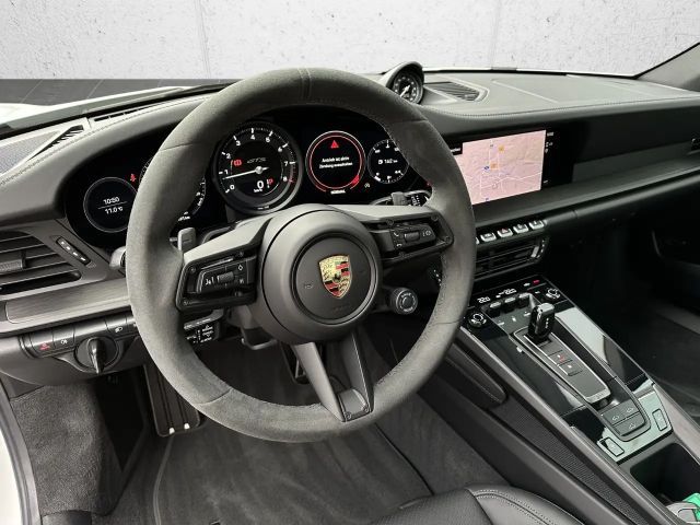 Porsche 992 Carrera Coupé GTS