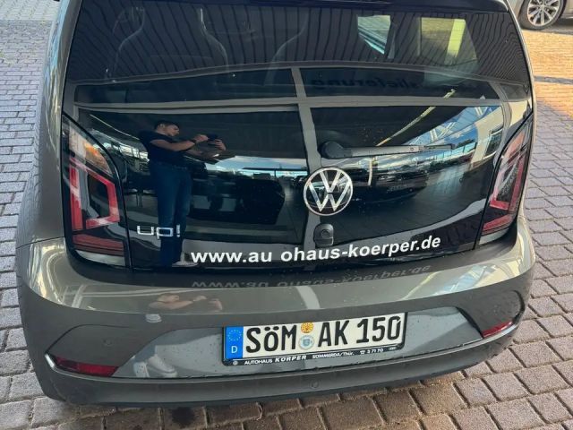 Volkswagen up! 1.0 TSI R-Line