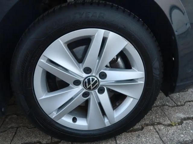 Volkswagen Golf Life Variant