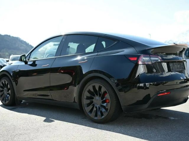 Tesla Model Y AWD Performance