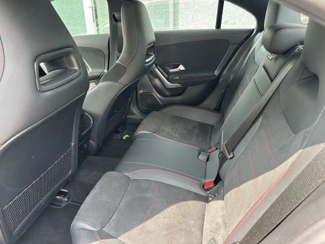 Mercedes-Benz CLA 200 AMG Line Coupé