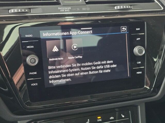 Volkswagen Touran 1.5 TSI DSG IQ.Drive R-Line