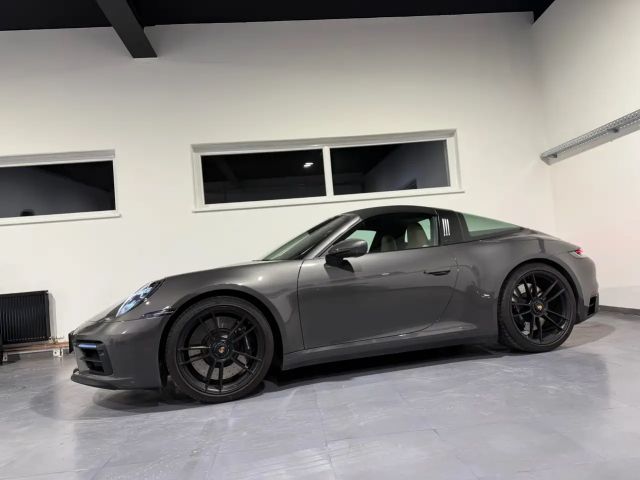 Porsche 911 4 Cabrio GTS Targa